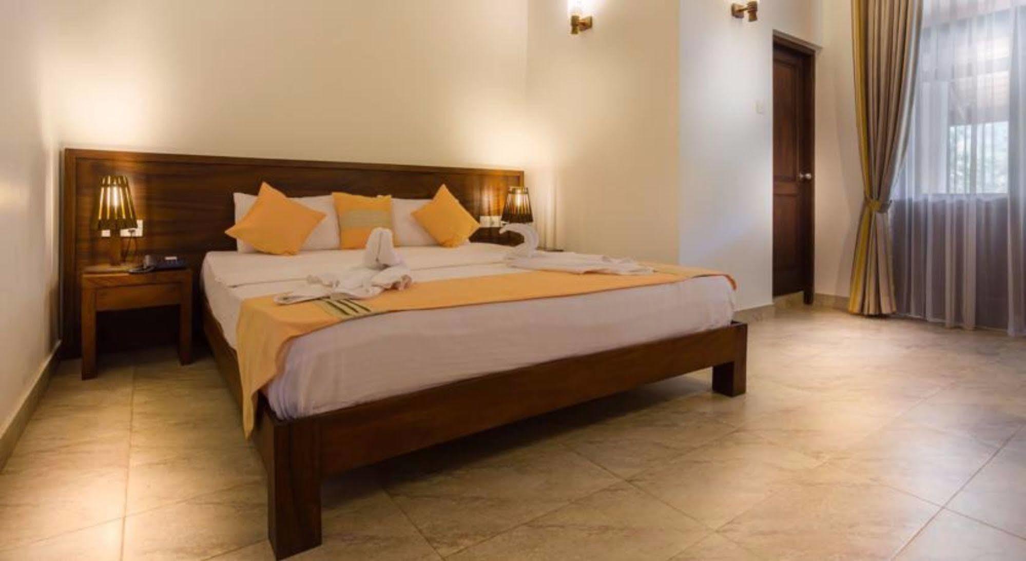 Hotel Chenra كاتاراغاما المظهر الخارجي الصورة