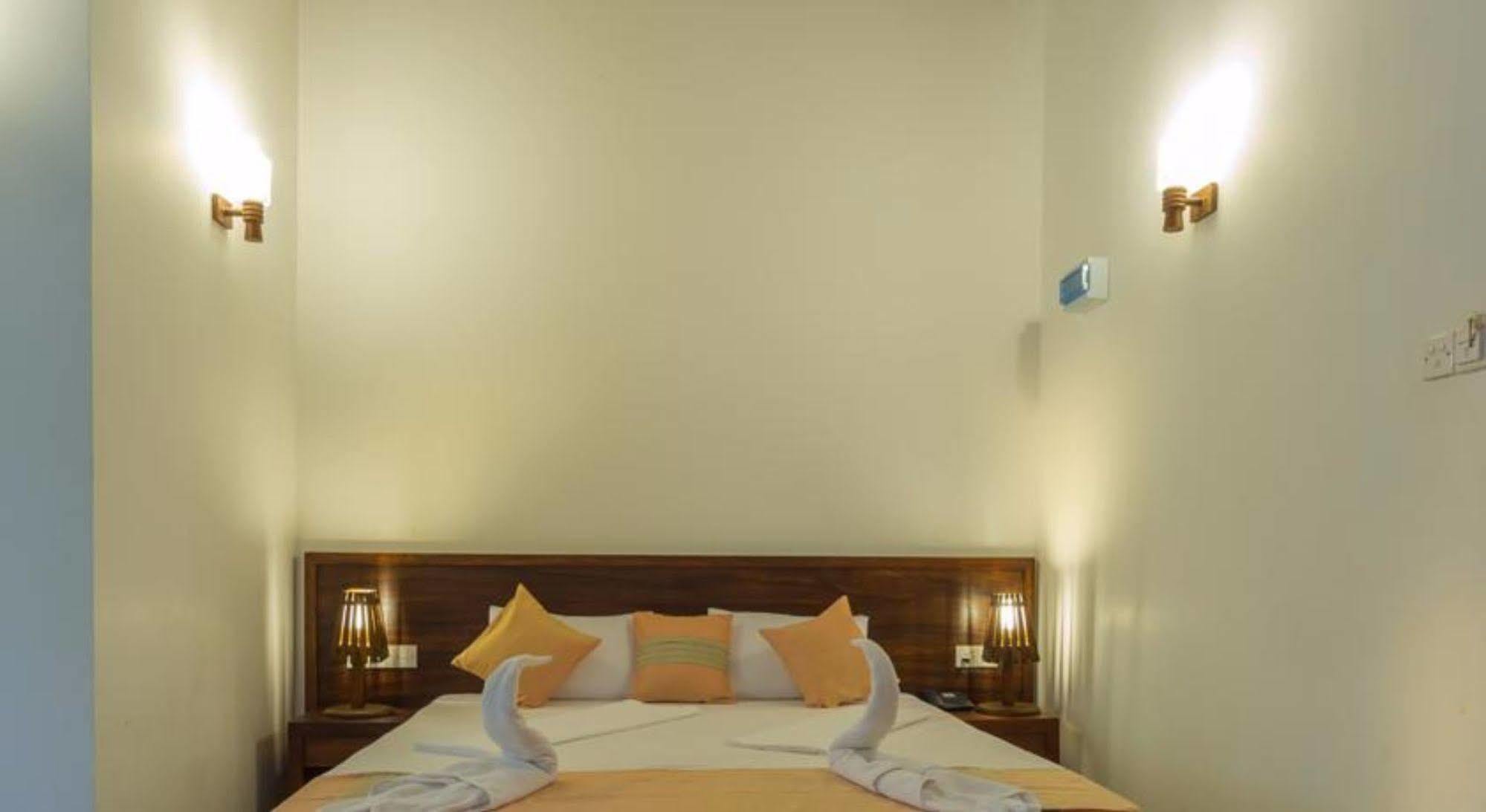 Hotel Chenra كاتاراغاما المظهر الخارجي الصورة
