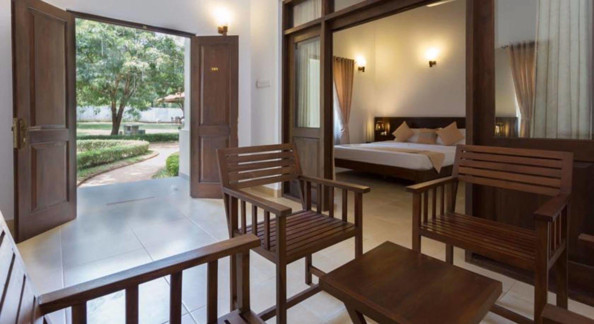 Hotel Chenra كاتاراغاما المظهر الخارجي الصورة
