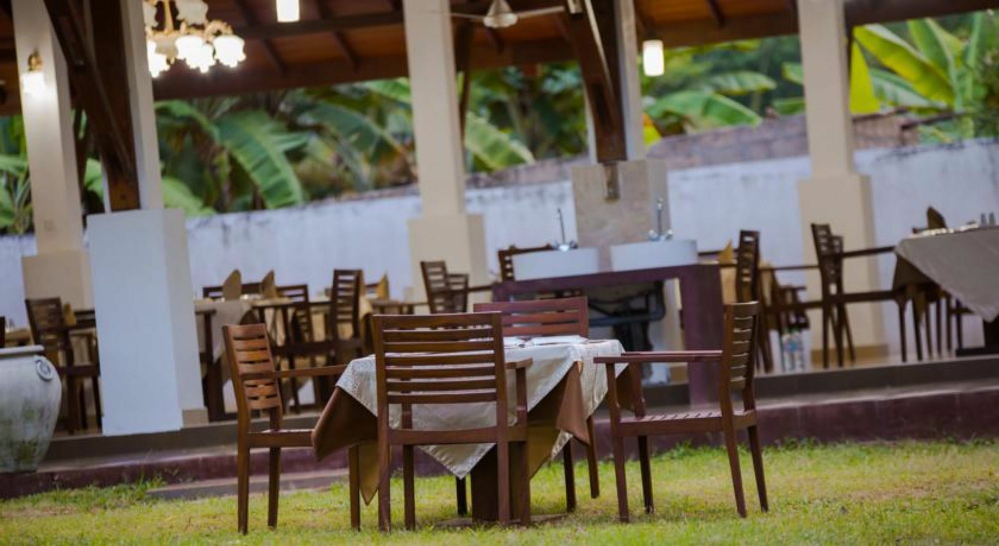 Hotel Chenra كاتاراغاما المظهر الخارجي الصورة